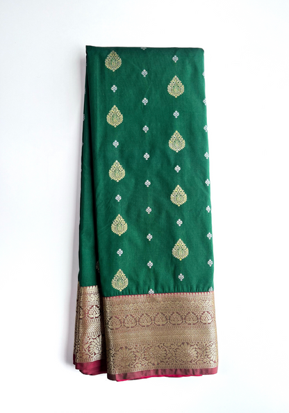 Green Kanjivaram Silk Saree With Rani color Pallu