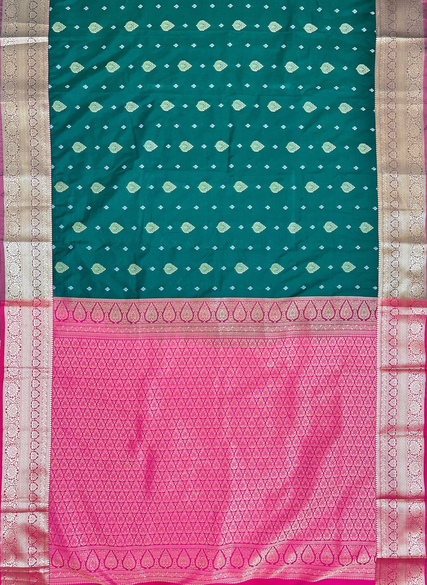 Green Kanjivaram Silk Saree With Rani color Pallu