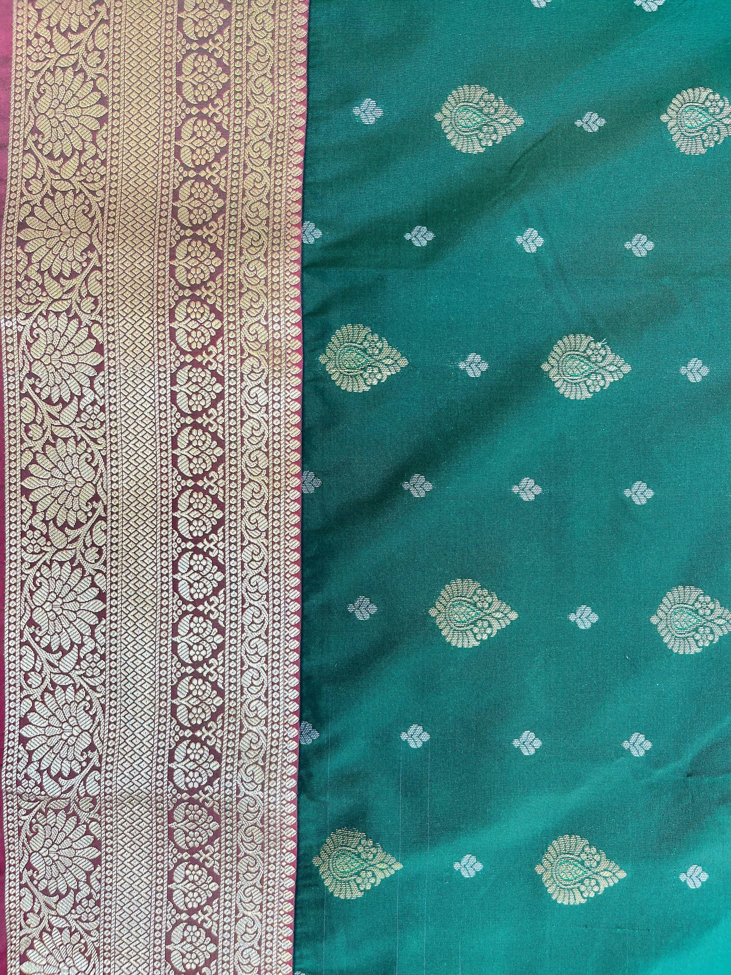 Green Kanjivaram Silk Saree With Rani color Pallu